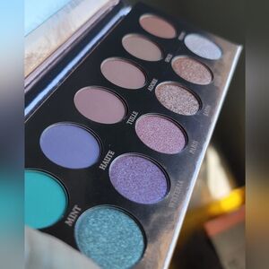 Girlactik The Essentials Palette Vol 2 AND YC Collection 3-Piece Brush Set NEW